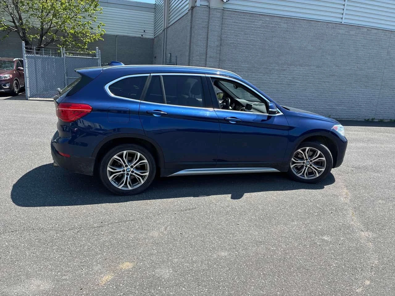 BMW X1 xDrive28i| HEADS UP| PANO| ПОДГРЕВ| КЛИПОВЕ| CARFX, снимка 6 - Автомобили и джипове - 54683282