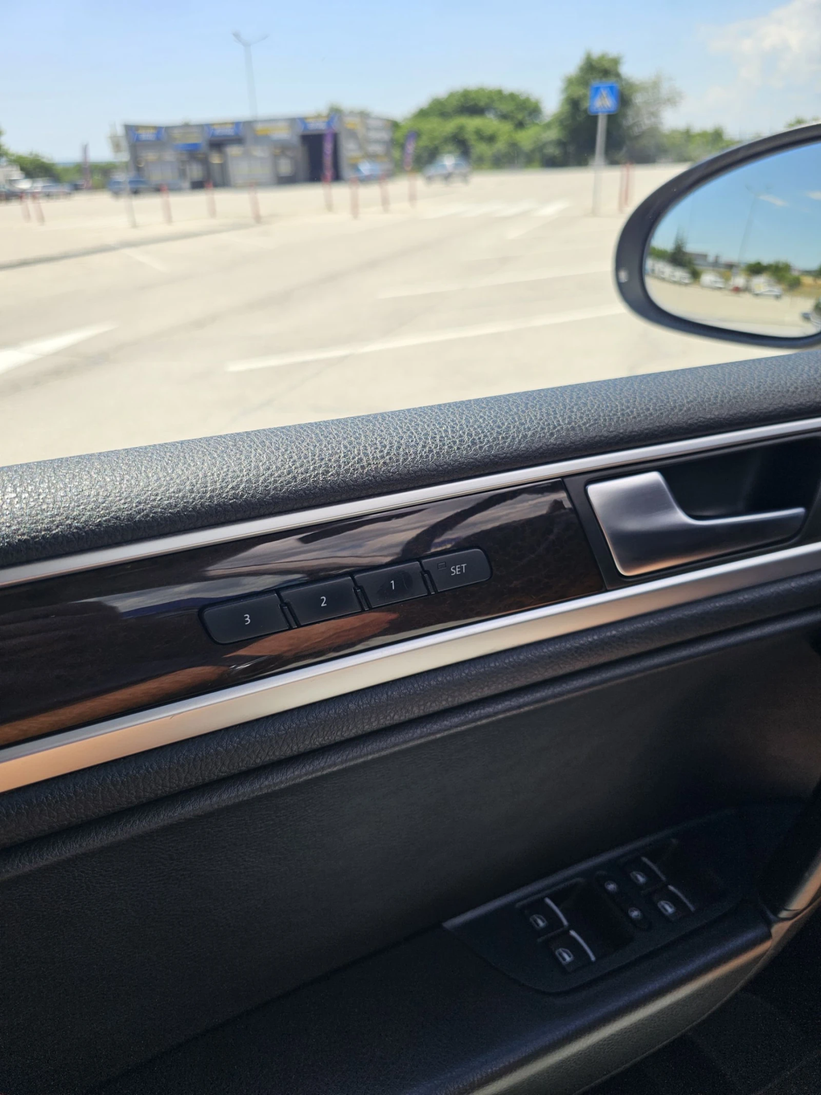 VW Touareg, снимка 8 - Автомобили и джипове - 54996812