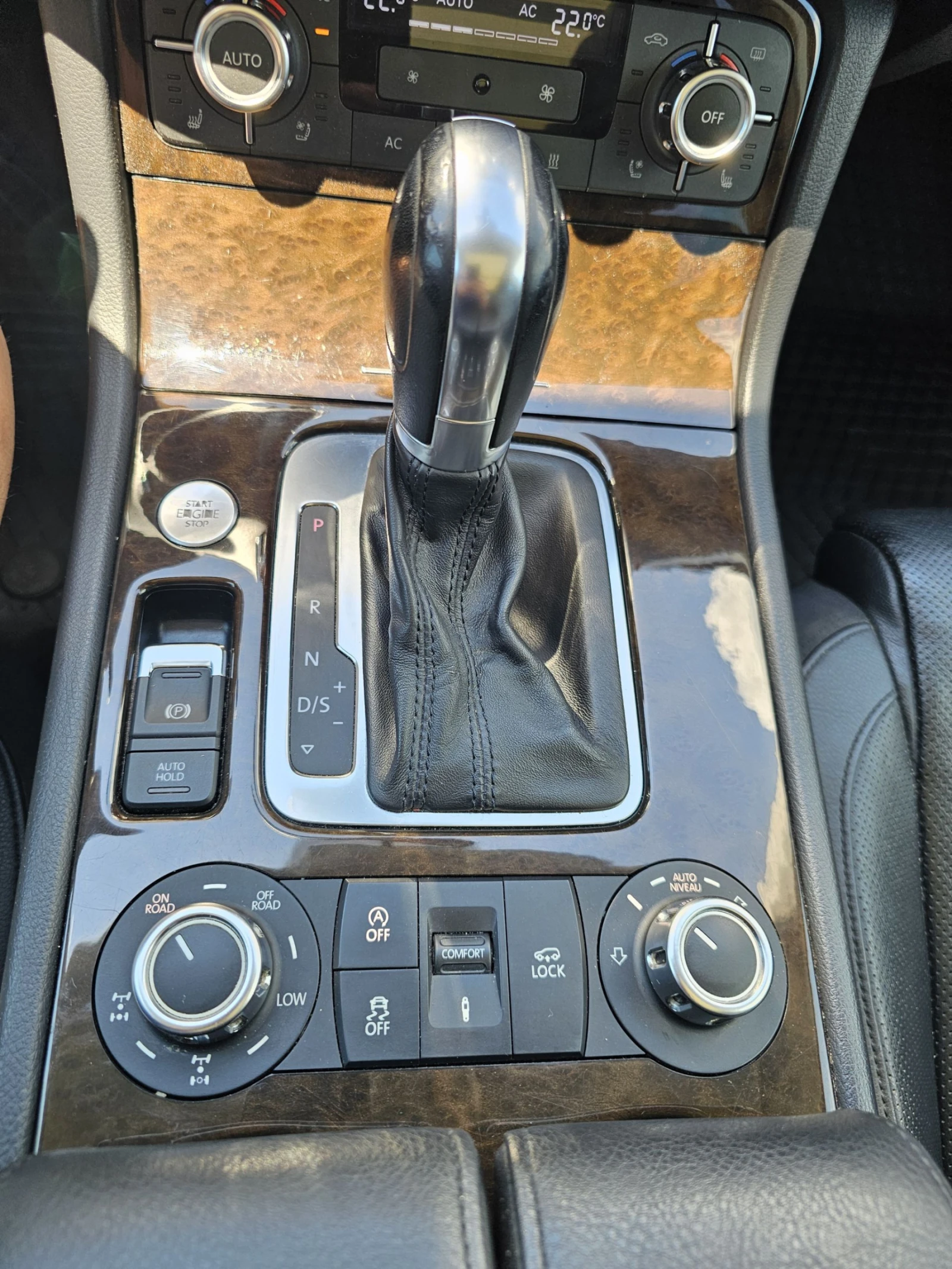 VW Touareg, снимка 7 - Автомобили и джипове - 54996812