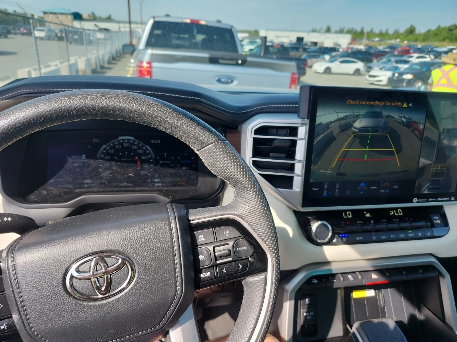 Toyota Tundra CAPSTONE HYBRID CREW CAB SHORT BED * CARFAX * , снимка 7 - Автомобили и джипове - 55003208