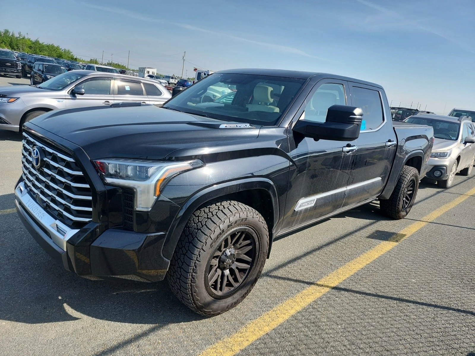 Toyota Tundra CAPSTONE HYBRID CREW CAB SHORT BED * CARFAX * , снимка 1 - Автомобили и джипове - 55003208