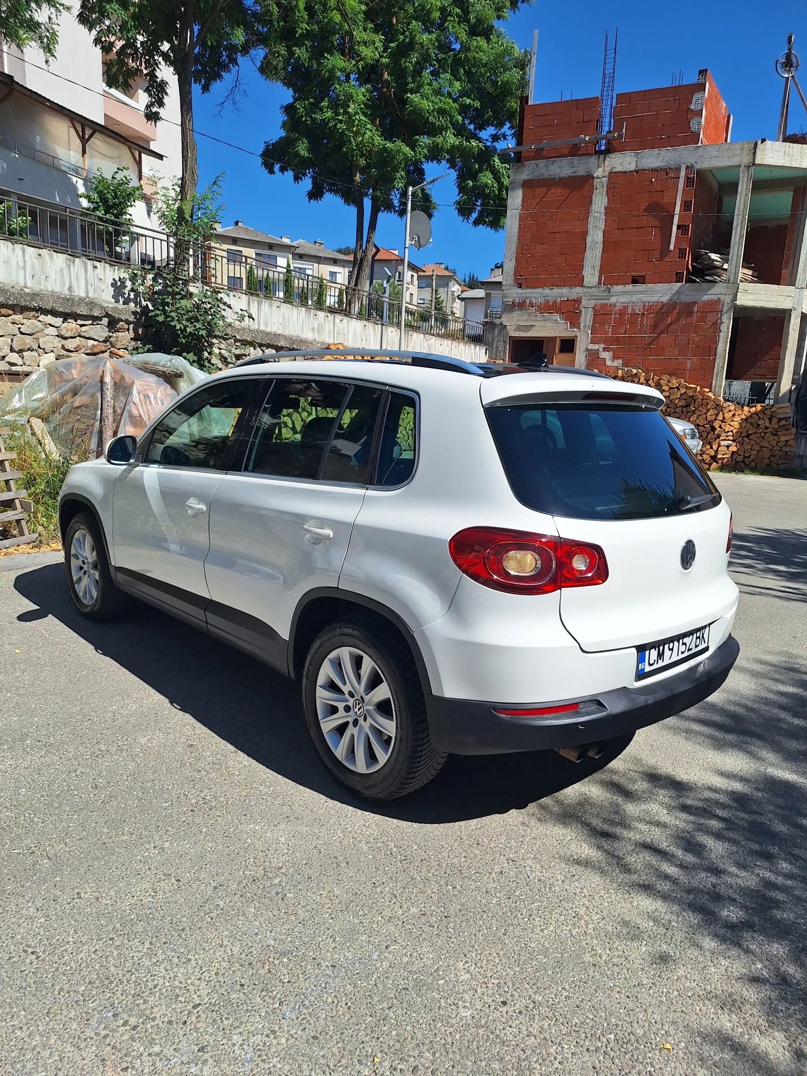 VW Tiguan 2.0 tdi 4х4 автоматик, снимка 5 - Автомобили и джипове - 55492300