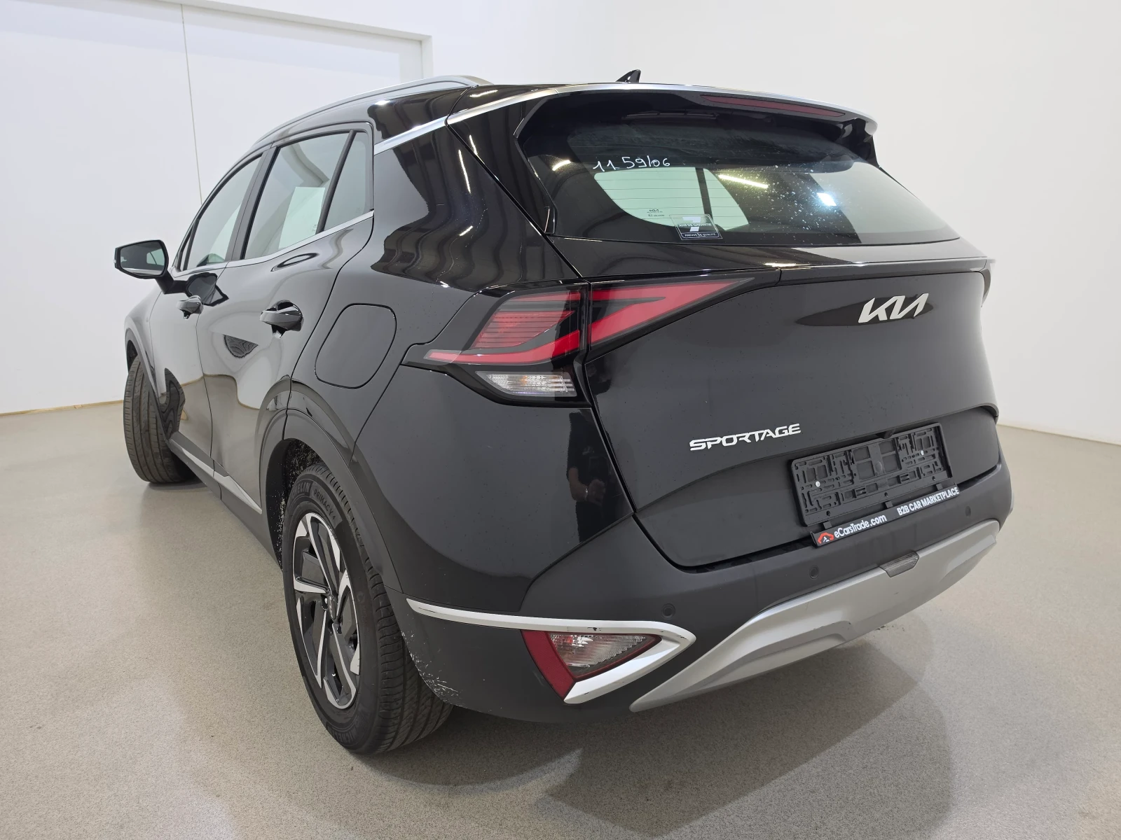 Kia Sportage 1.6 CRDi MHEV Auto Камера/ Нави, снимка 4 - Автомобили и джипове - 55645626