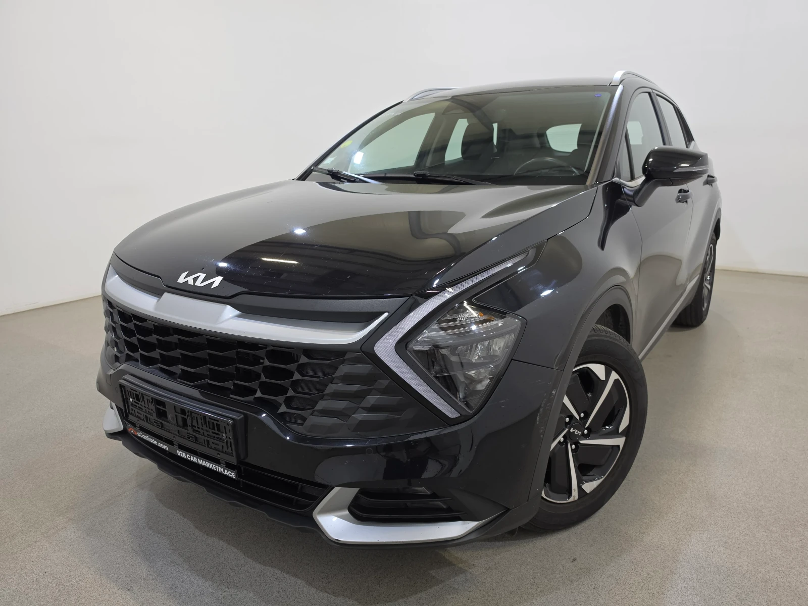 Kia Sportage 1.6 CRDi MHEV Auto Камера/ Нави, снимка 2 - Автомобили и джипове - 55645626