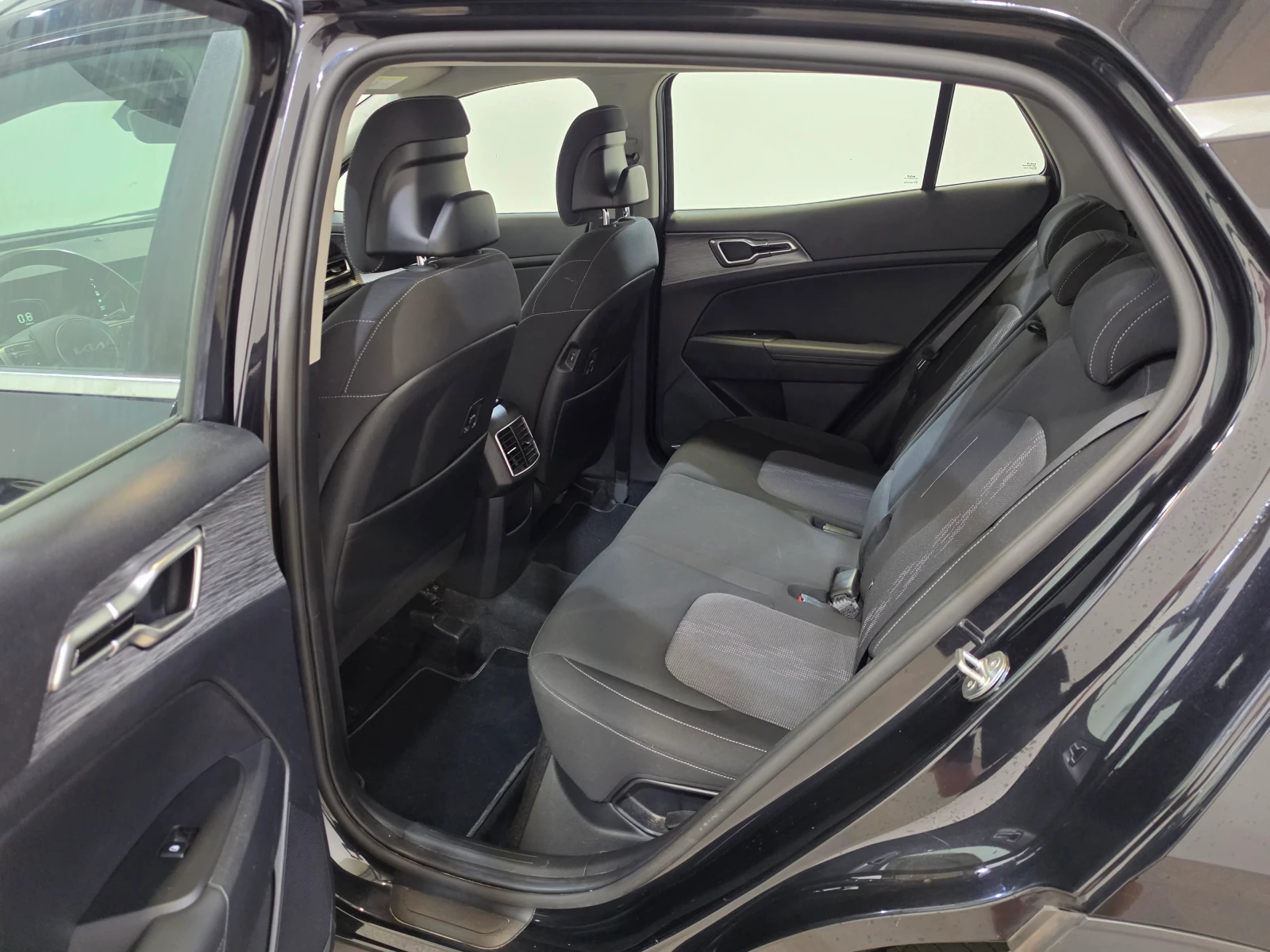 Kia Sportage 1.6 CRDi MHEV Auto Камера/ Нави, снимка 10 - Автомобили и джипове - 55645626