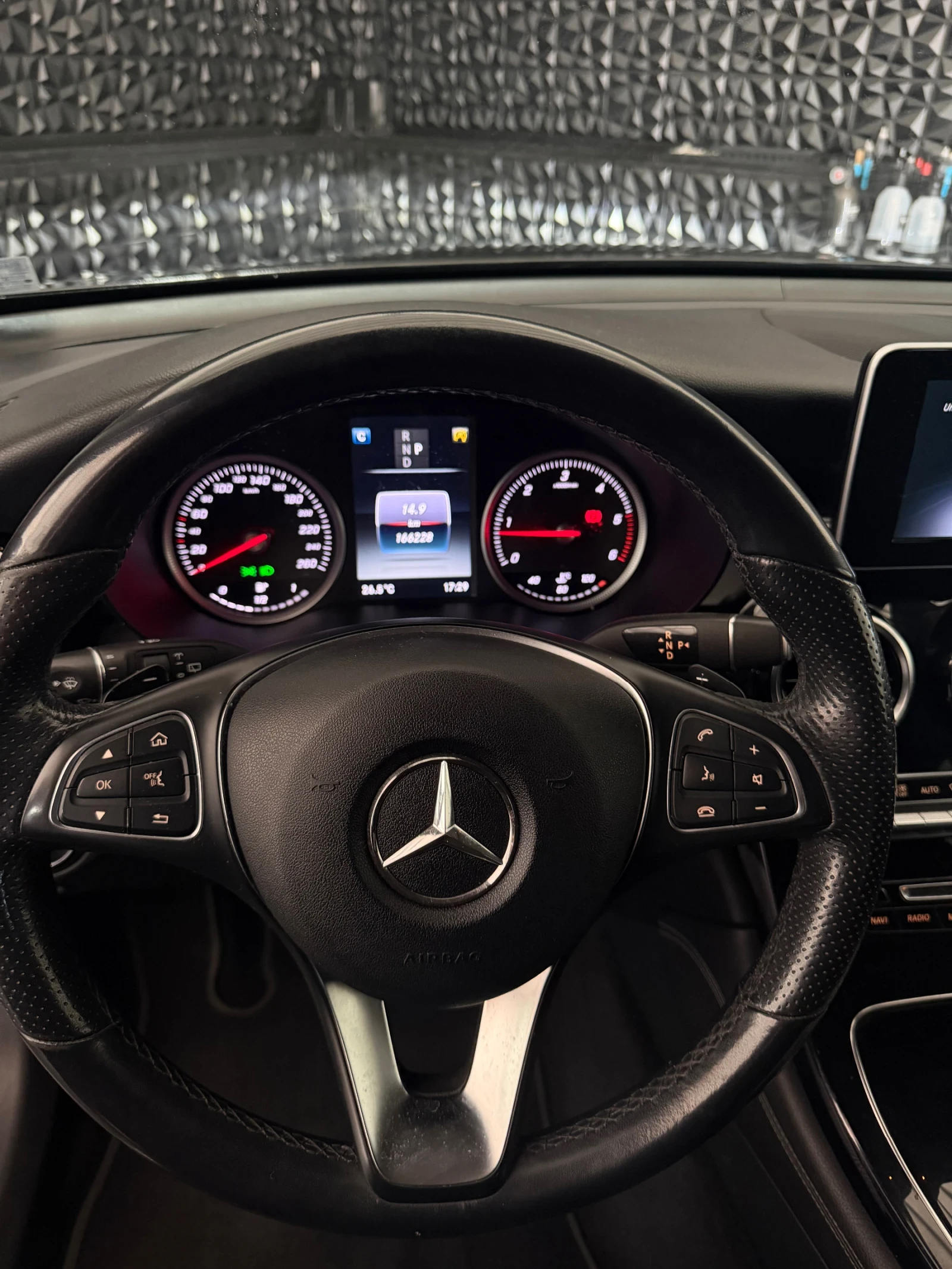Mercedes-Benz GLC 250 4matic, снимка 15 - Автомобили и джипове - 56121309