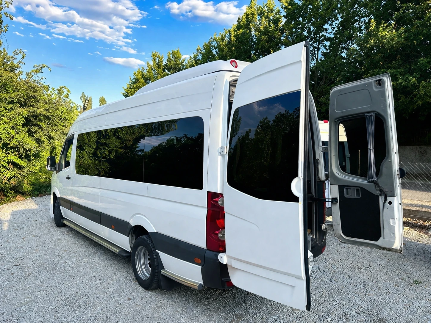 VW Crafter 2.5 TDI, снимка 2 - Бусове и автобуси - 55240418