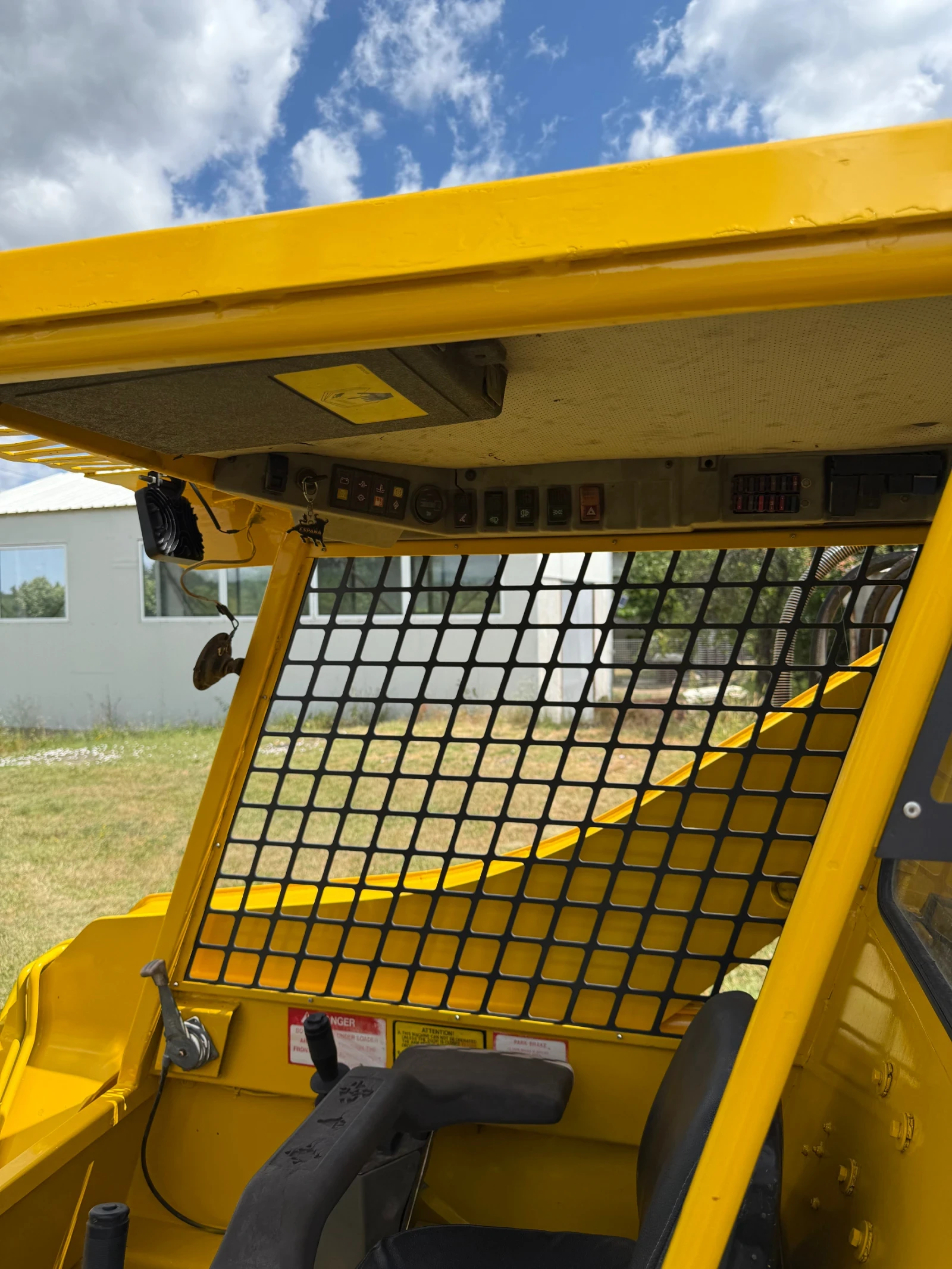 Мини челни товарачи JCB Robot165 - изображение 7