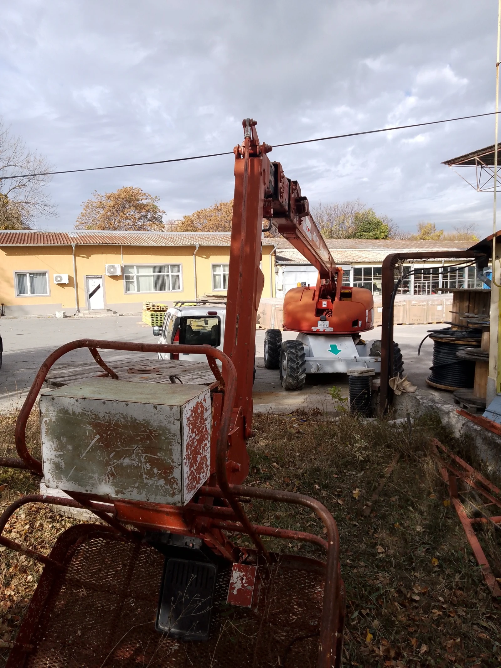 Платформи Haulotte, снимка 2 - Индустриална техника - 53959470