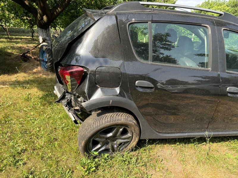 Dacia Sandero Stepway, снимка 5 - Автомобили и джипове - 47518293