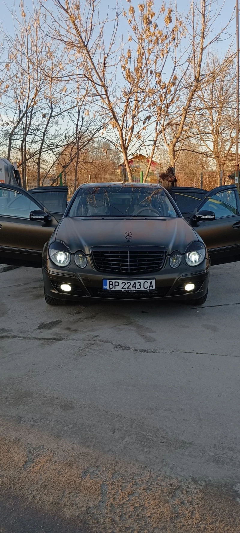 Mercedes-Benz E 200 Авангард , снимка 5 - Автомобили и джипове - 49520496