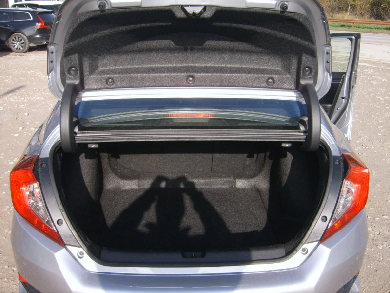 Honda Civic 1, 6d executive, снимка 16 - Автомобили и джипове - 52483488