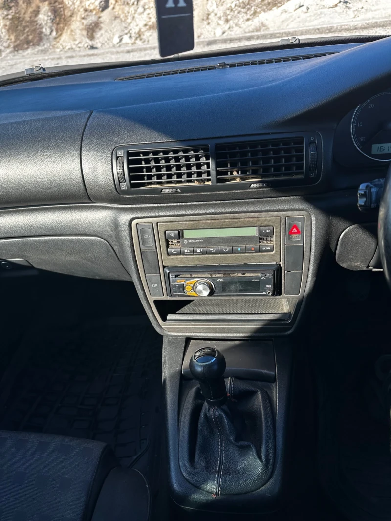 VW Passat 1.9TDI 131kc, снимка 8 - Автомобили и джипове - 52905668