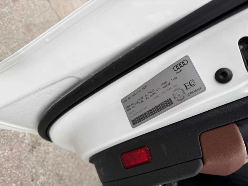 Audi A4 Komfort * CARFAX * ПОДГРЕВИ* ШИБИДАХ, снимка 11 - Автомобили и джипове - 53376657