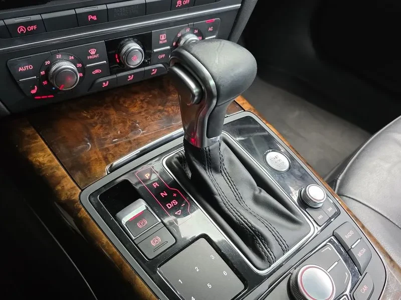 Audi A6 3.0 TDI Quattro, снимка 17 - Автомобили и джипове - 55056594