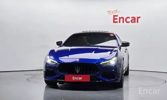Maserati Ghibli SQ4 Gran Sport, снимка 2 - Автомобили и джипове - 55793129