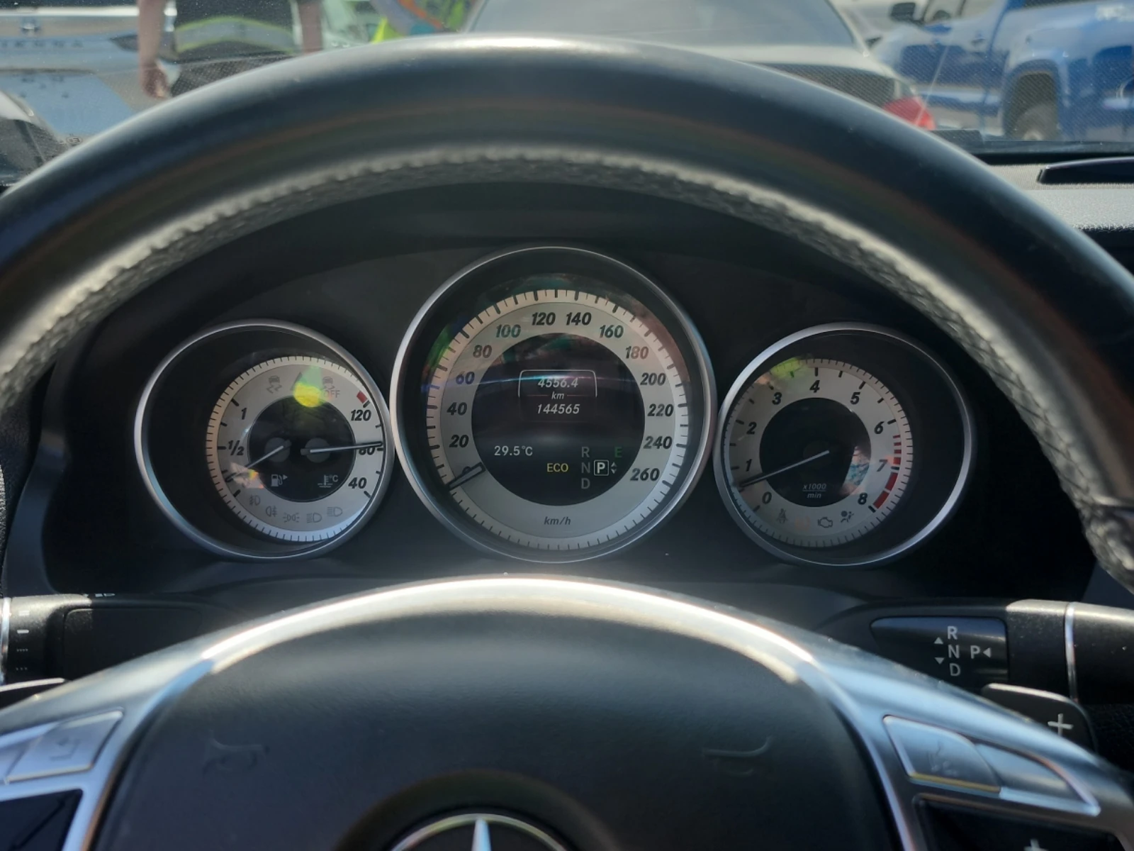 Mercedes-Benz E 350 4MATIC* ЧЕРВЕН САЛОН* МУЗИКА* ПАНОРАМА - изображение 8