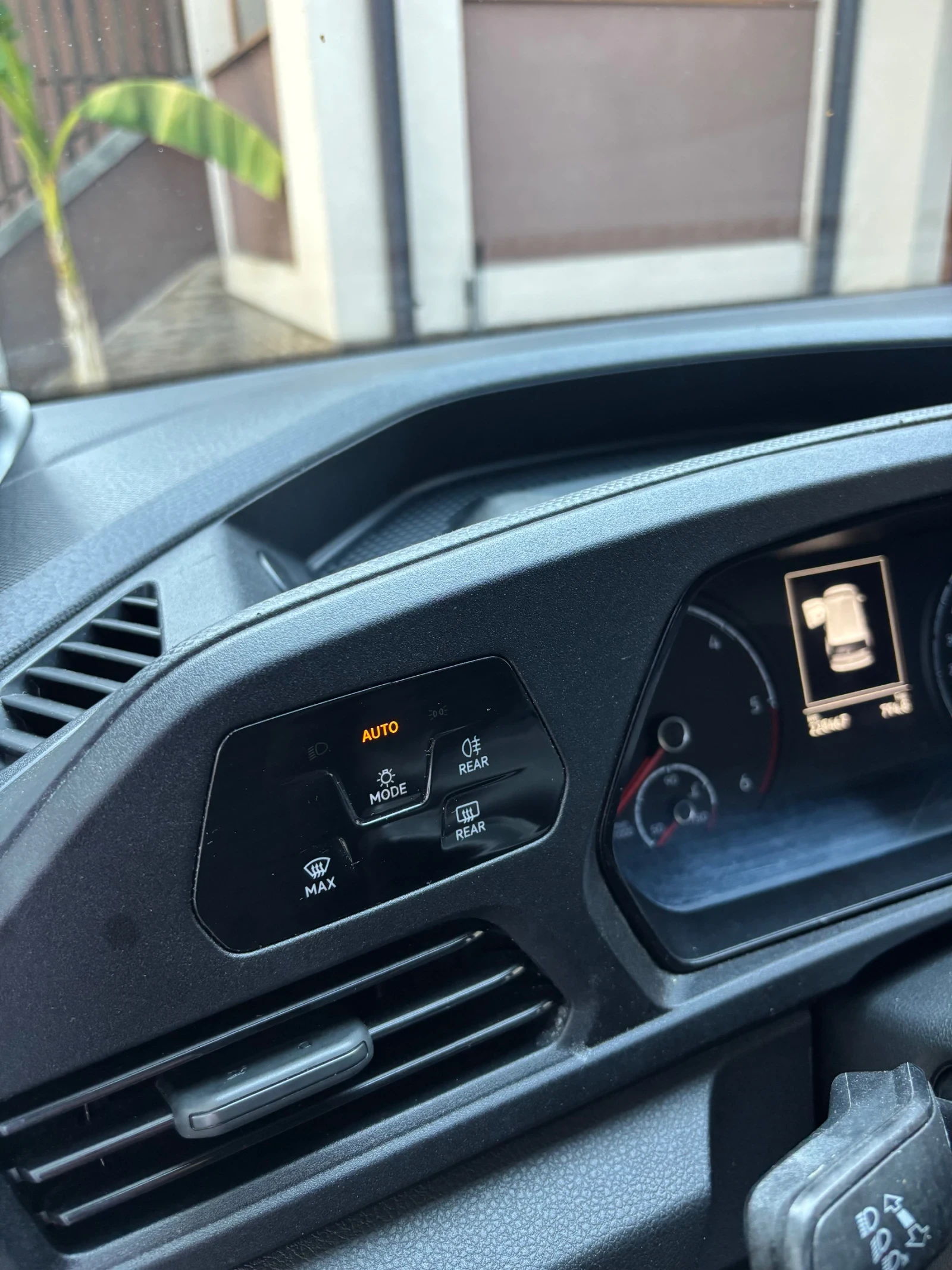 VW Caddy 2.0TDI  - изображение 4