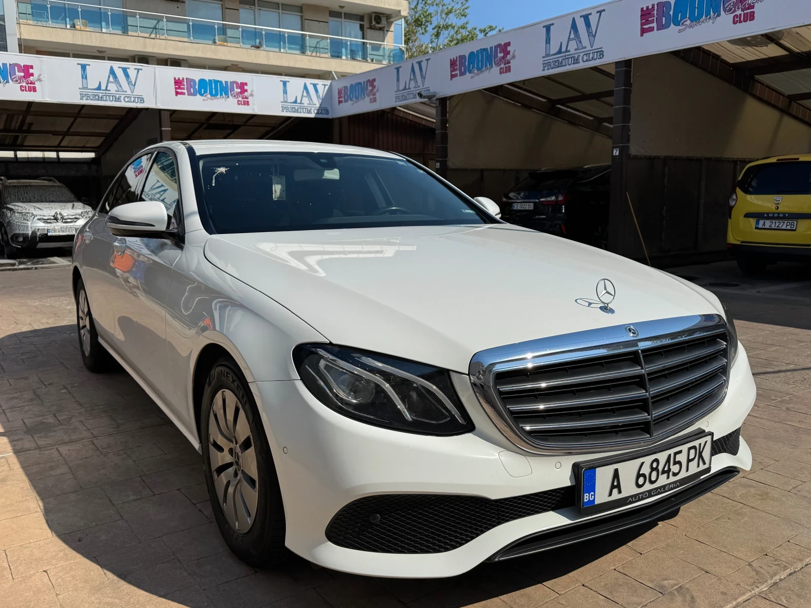 Mercedes-Benz E 220  - изображение 2