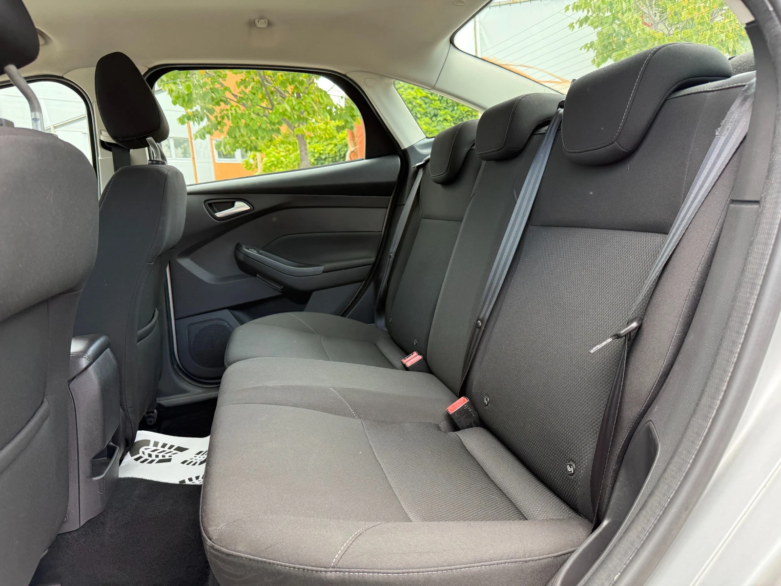 Ford Focus 1.0i 101 к.с. - изображение 9