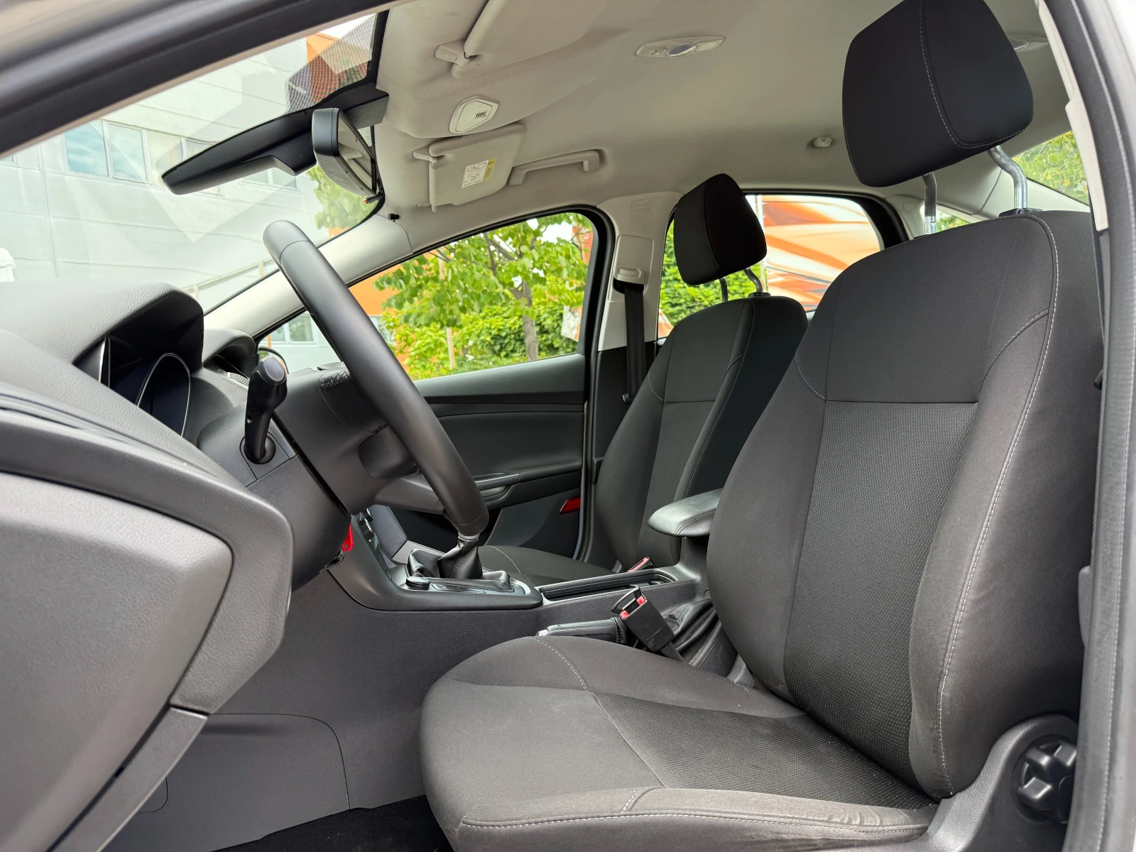 Ford Focus 1.0i 101 к.с. - изображение 8