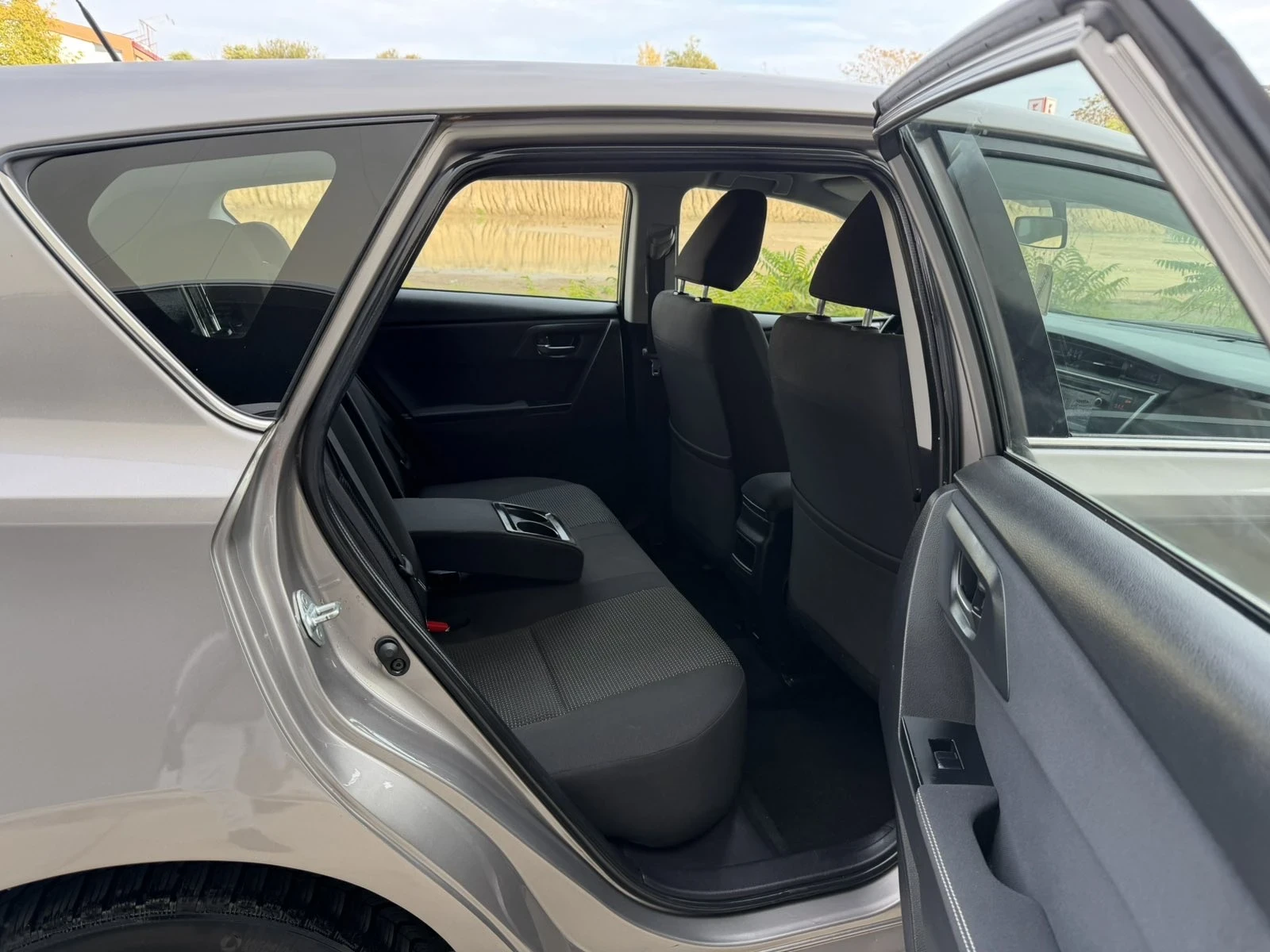 Toyota Auris 1.6i Luna | Mobile.bg   14