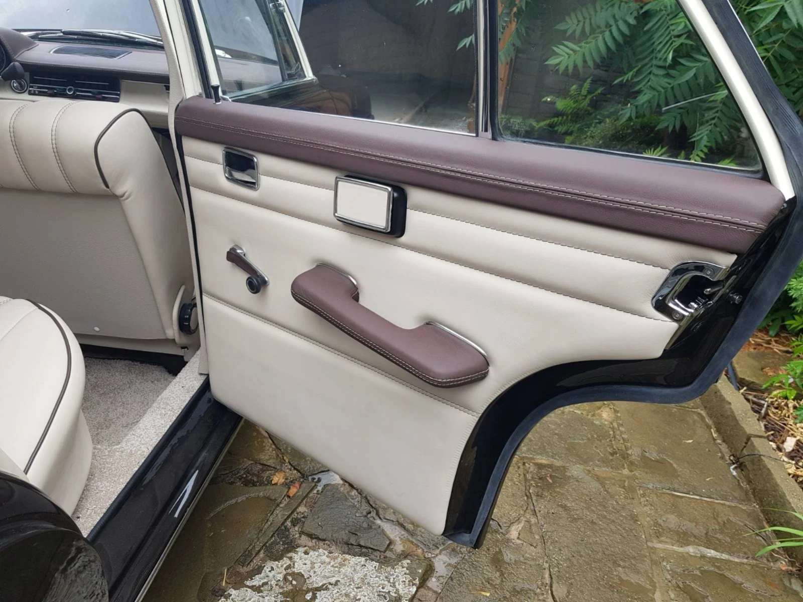 Mercedes-Benz 115  - изображение 9