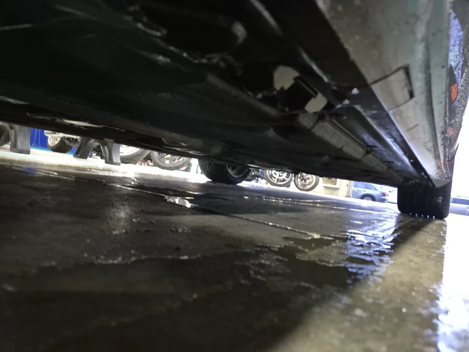 Mercedes-Benz CLS 400 AMG* ОБДУХ* PANO* ПОДГРЕВ* М.ТОЧКА, снимка 6 - Автомобили и джипове - 53893514