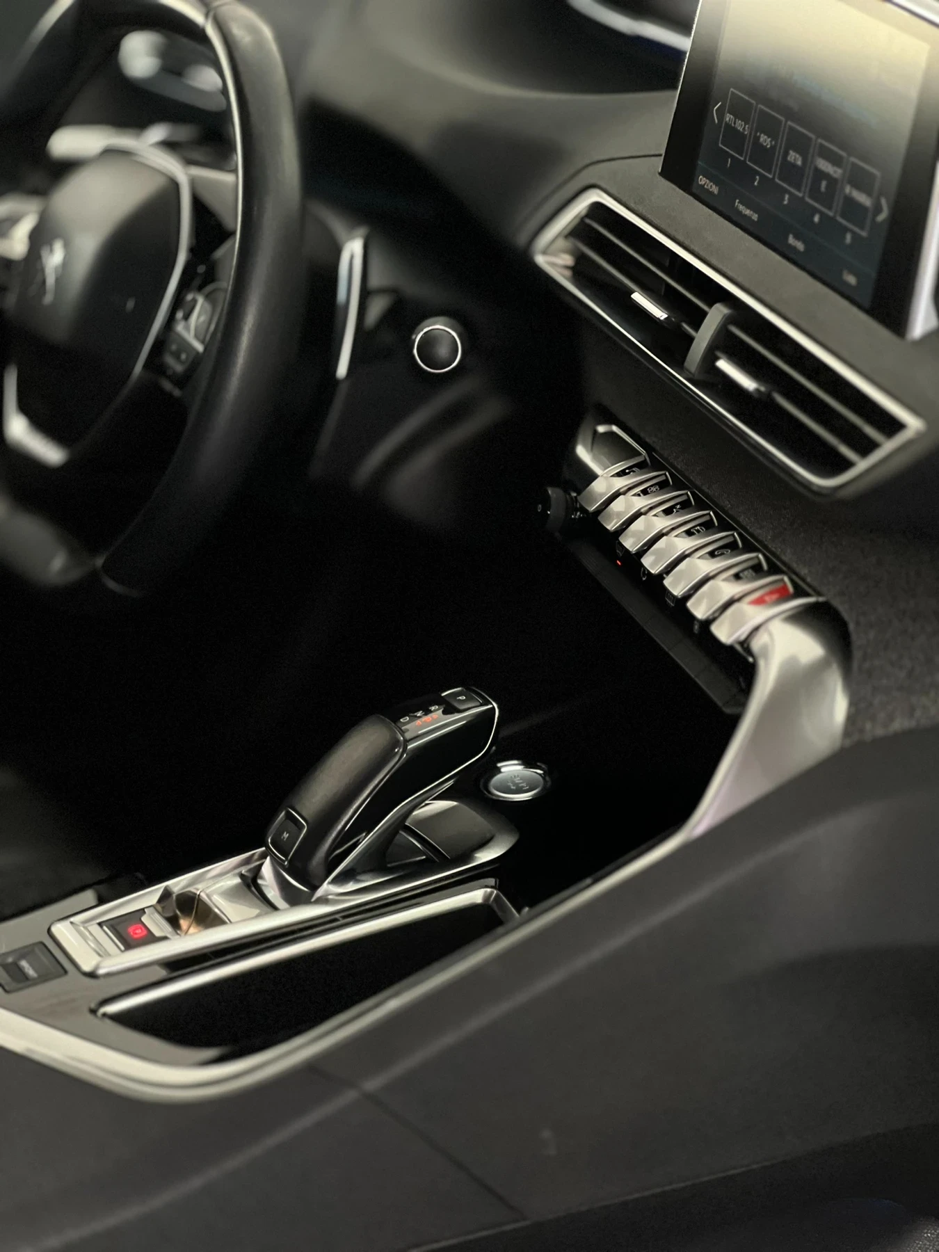 Peugeot 3008 1.6HDI* EAT* GTLine, снимка 10 - Автомобили и джипове - 53918760