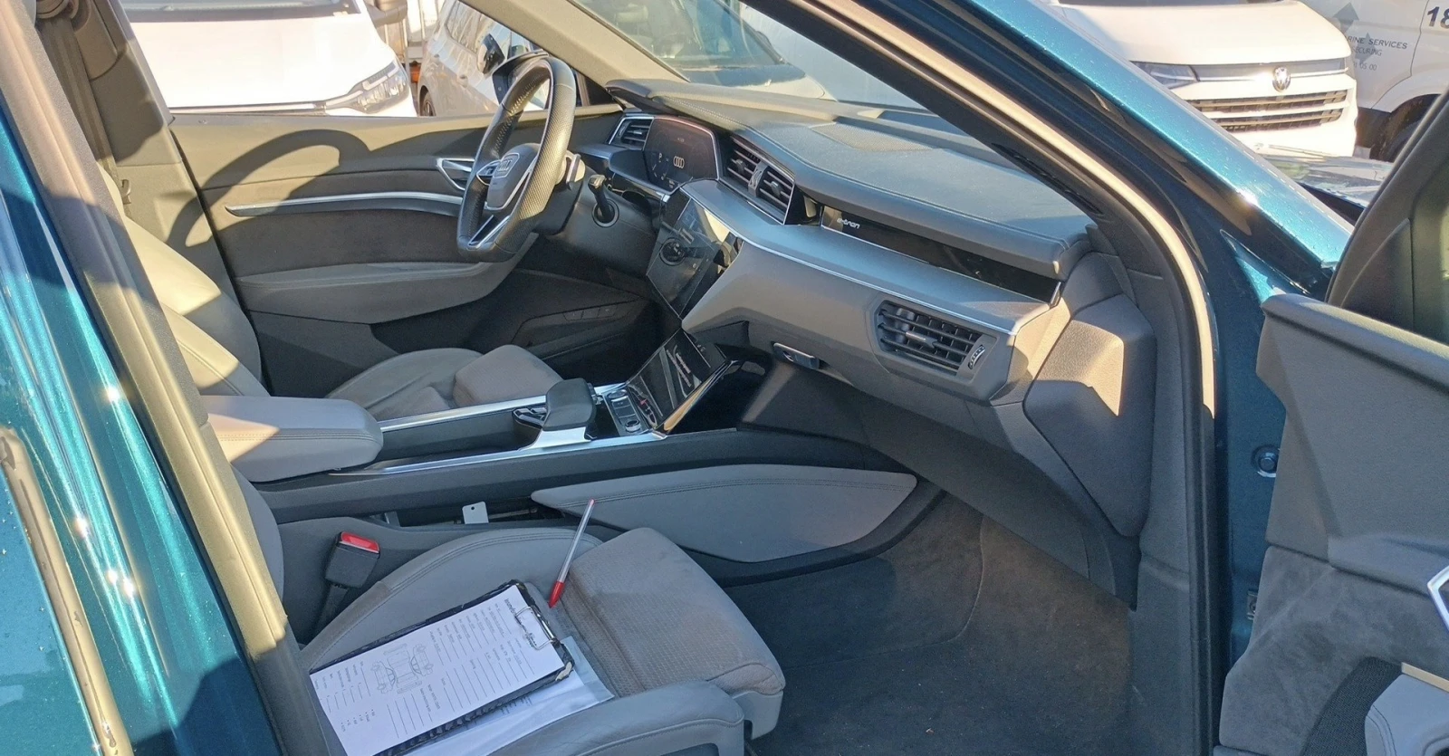 Audi E-Tron 55 ГАРАНЦИЯ QUATTRO 95KWH 408КС. ПАНОРАМА КАМЕРИ , снимка 7 - Автомобили и джипове - 54083294