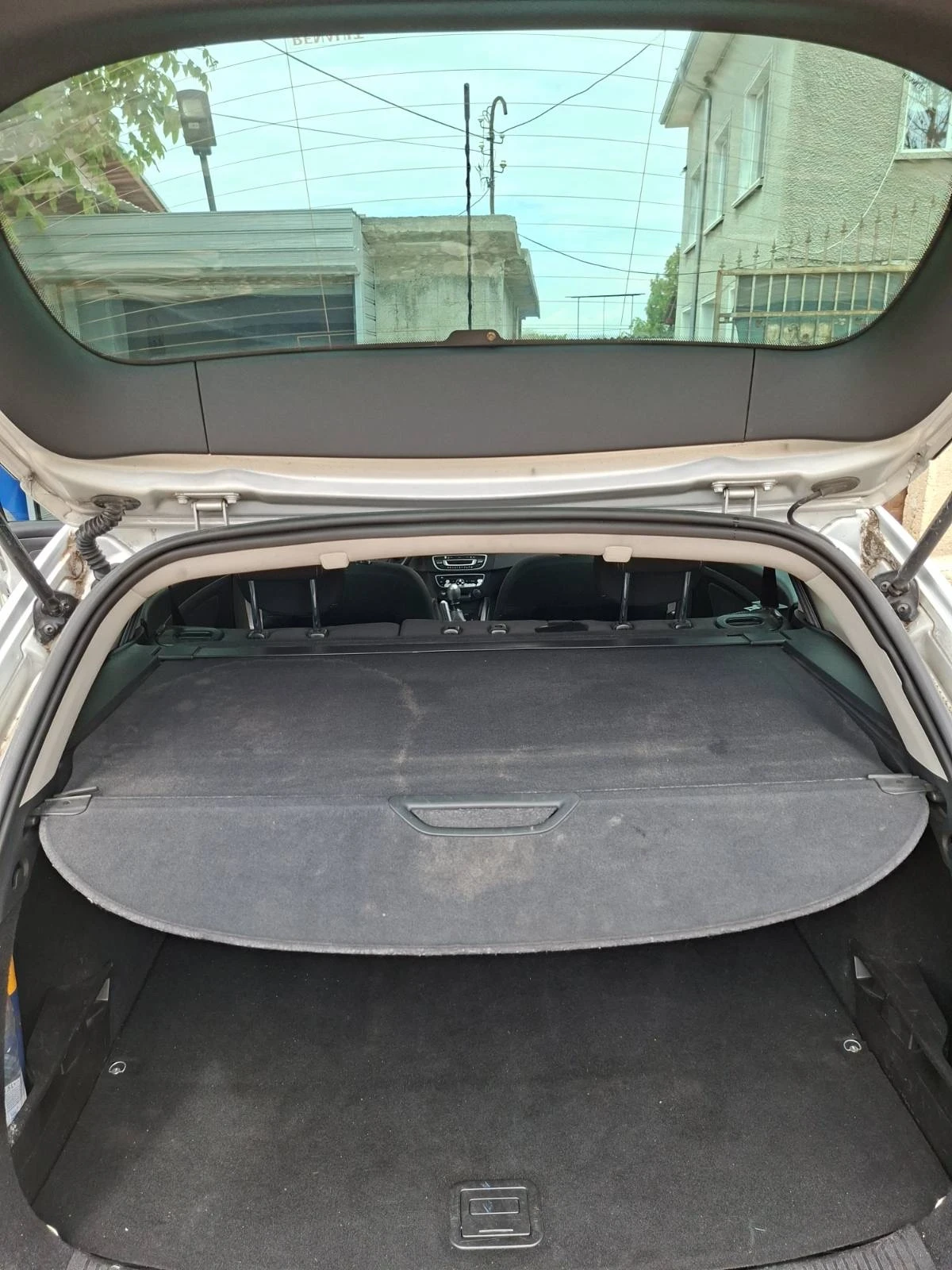 Renault Megane 1.9, снимка 2 - Автомобили и джипове - 54527512
