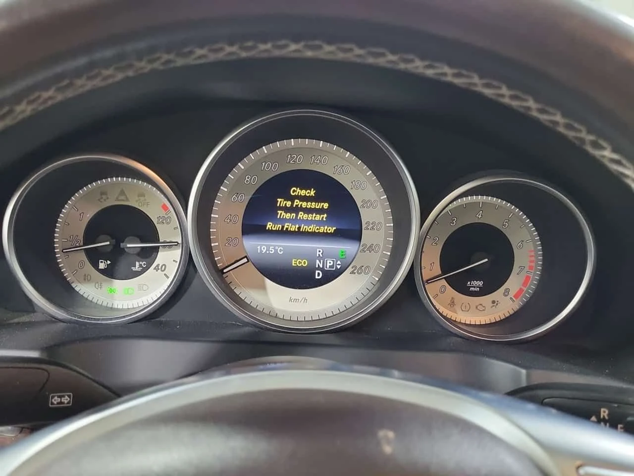 Mercedes-Benz E 350 * Cabriolet * CARFAX * Без инциденти * , снимка 8 - Автомобили и джипове - 54967303