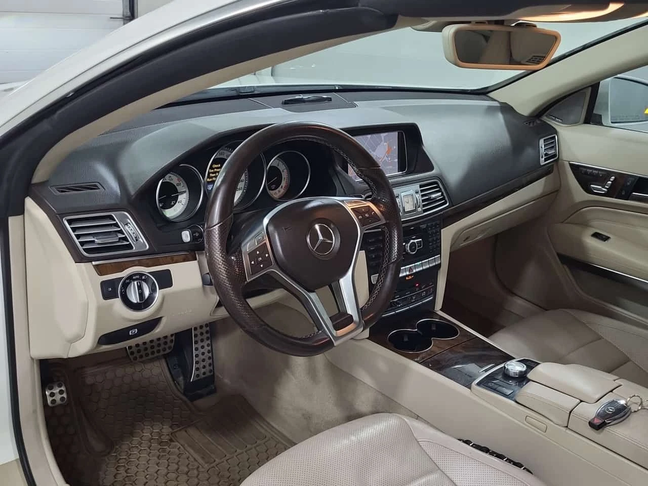 Mercedes-Benz E 350 * Cabriolet * CARFAX * Без инциденти * , снимка 7 - Автомобили и джипове - 54967303