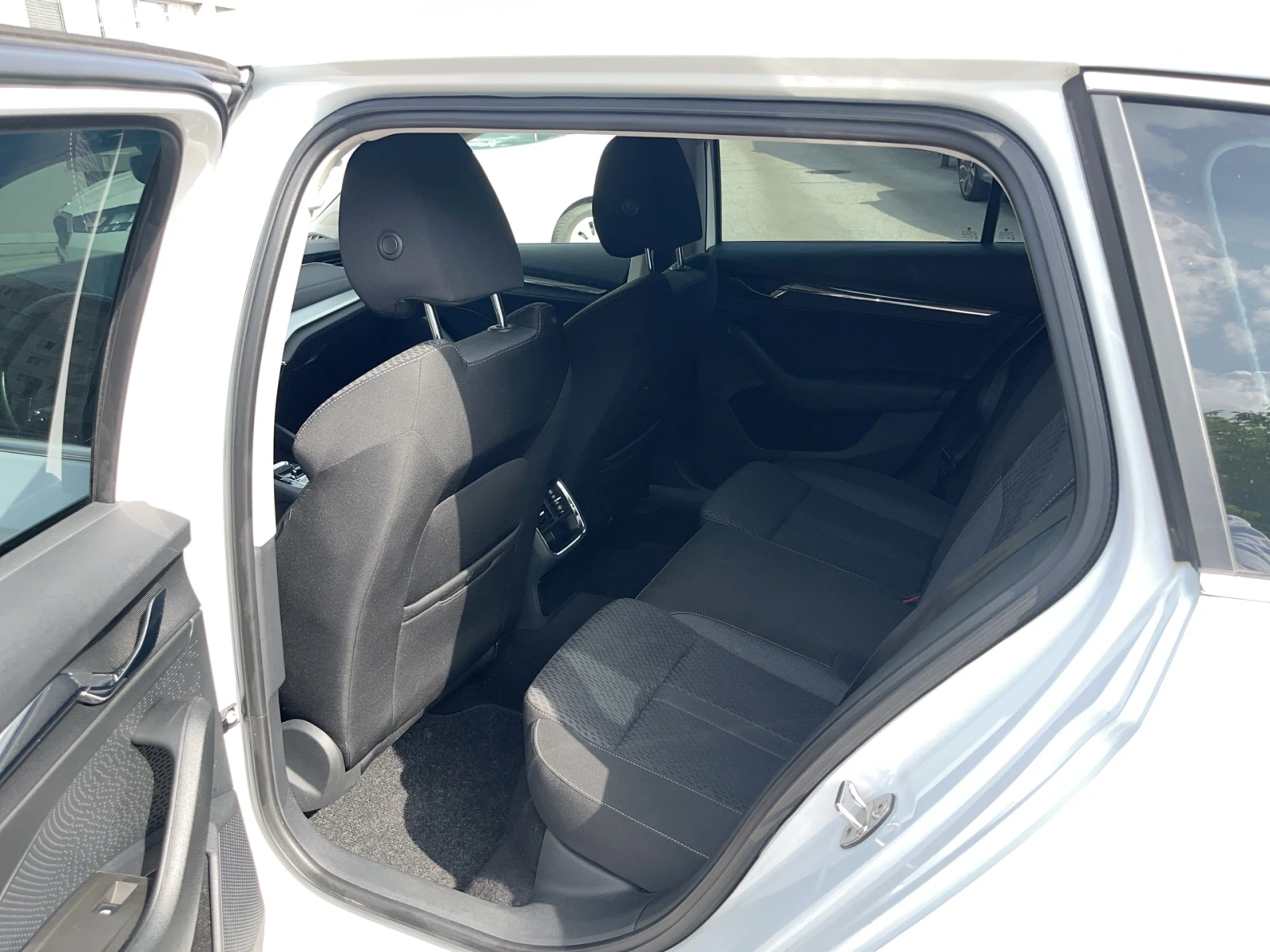 Skoda Octavia 1.4 TSI 6DSG IV PLUG-IN hybrid, снимка 7 - Автомобили и джипове - 56164132