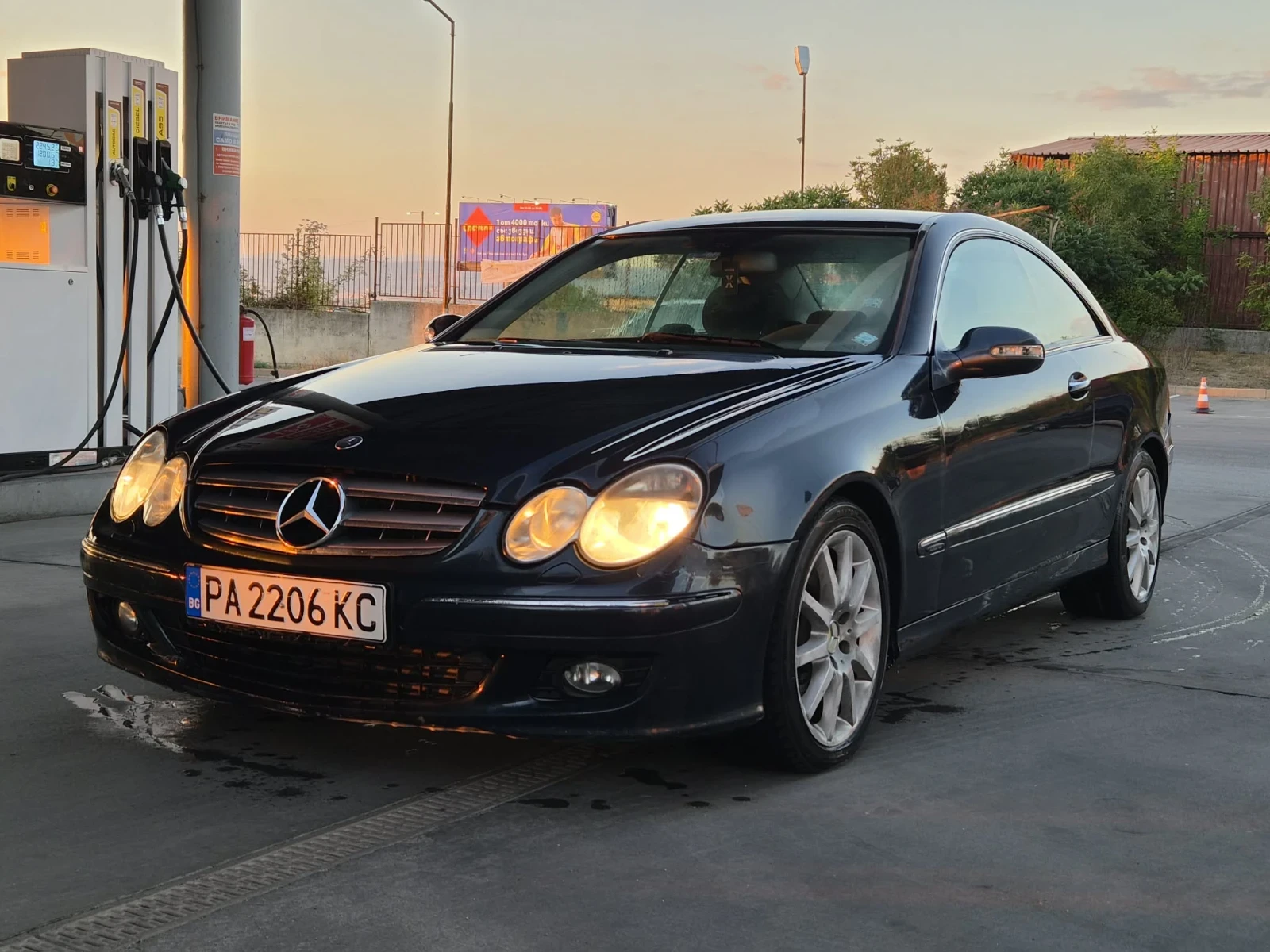 Mercedes-Benz CLK 320cdi, снимка 2 - Автомобили и джипове - 56275127
