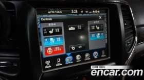 Jeep Grand cherokee 3.0 CRD Overland Summit 4x4, снимка 10