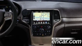 Jeep Grand cherokee 3.0 CRD Overland Summit 4x4, снимка 16