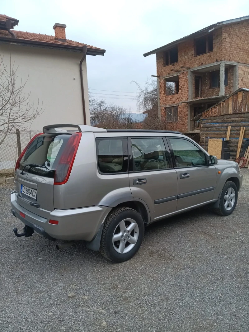 Nissan X-trail 2.2 Dizel 4x4  6 скорости, снимка 5 - Автомобили и джипове - 48994363