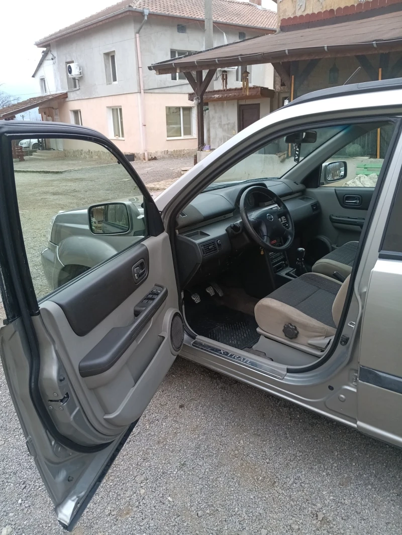 Nissan X-trail 2.2 Dizel 4x4  6 скорости, снимка 9 - Автомобили и джипове - 48994363