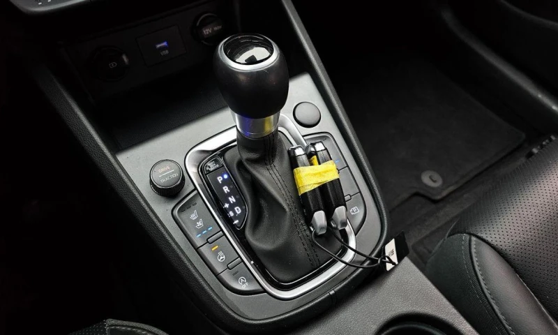 Hyundai Kona Gasoline 2.0 2WD Modern, снимка 9 - Автомобили и джипове - 52112792