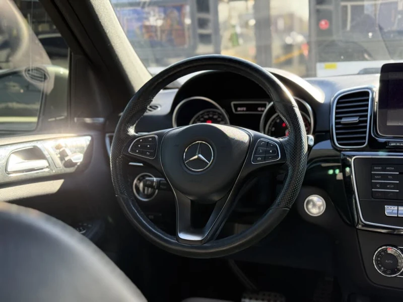 Mercedes-Benz GLE 400 4MATIC ПОДГРЕВ* 360CAM* HARMAN/KARDON* PANO* , снимка 17 - Автомобили и джипове - 52535698