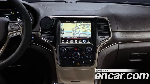 Jeep Grand cherokee 3.0 CRD Overland Summit 4x4, снимка 16 - Автомобили и джипове - 54485068