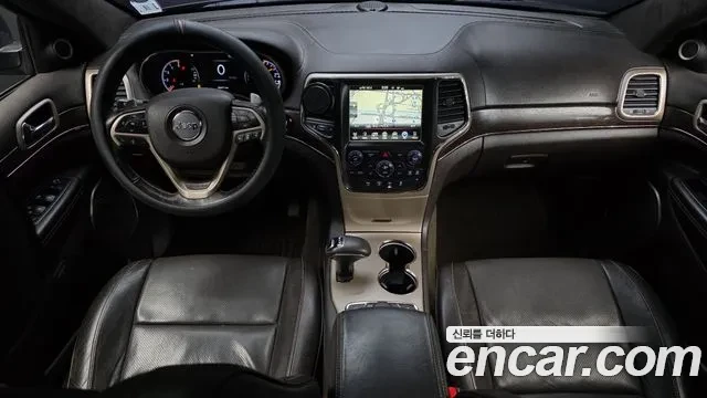 Jeep Grand cherokee 3.0 CRD Overland Summit 4x4, снимка 12 - Автомобили и джипове - 54485068
