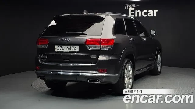 Jeep Grand cherokee 3.0 CRD Overland Summit 4x4, снимка 2 - Автомобили и джипове - 54485068