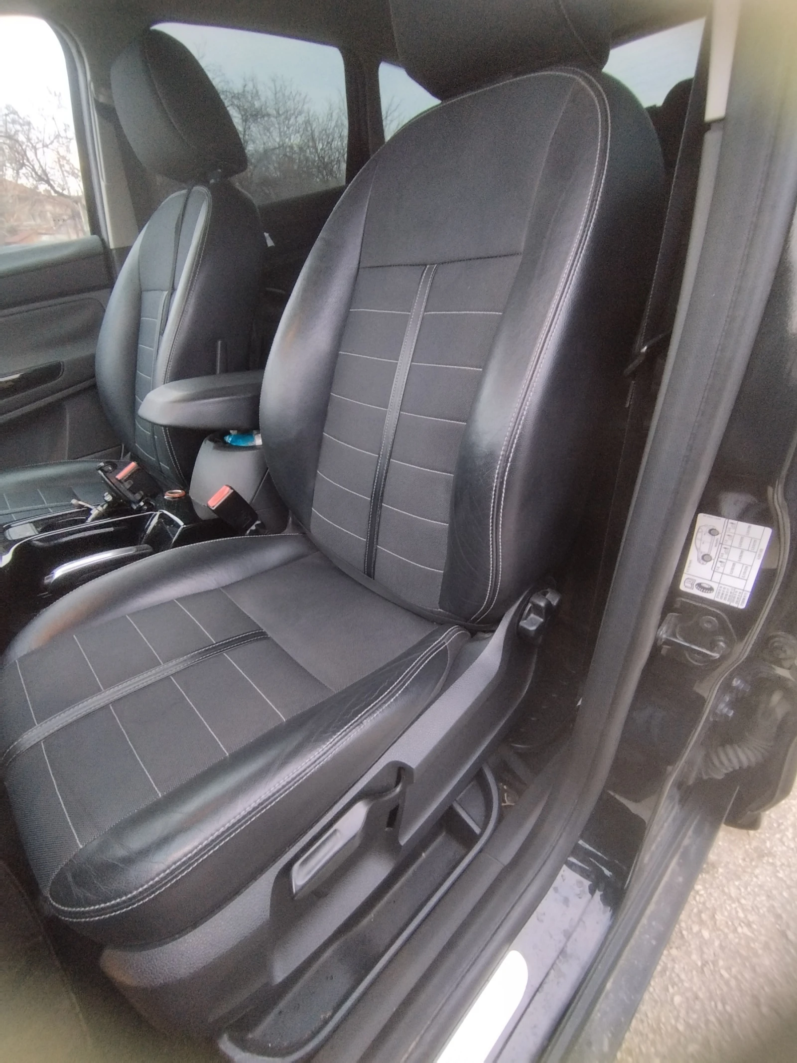 Ford Kuga  - изображение 10