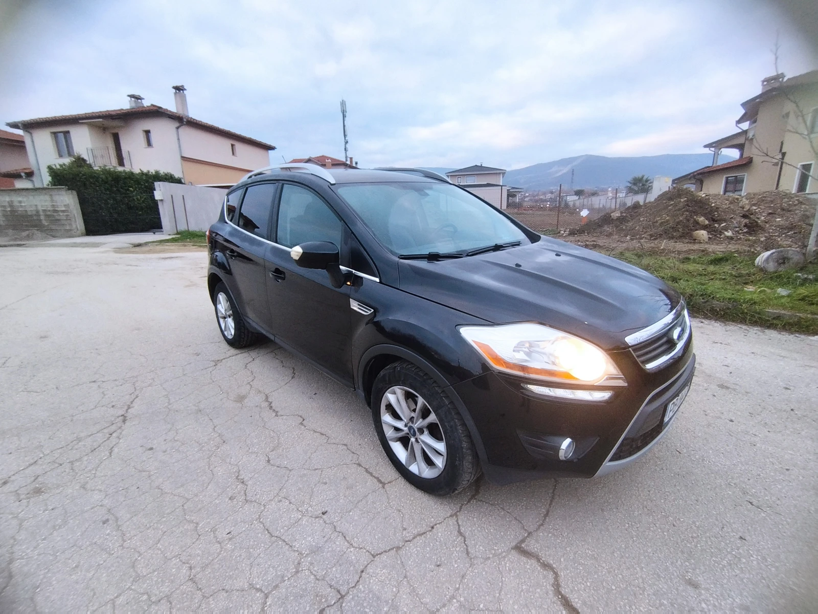 Ford Kuga  - изображение 2