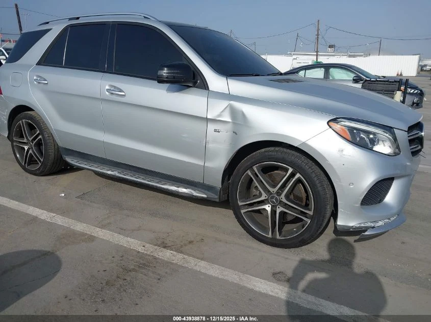 Mercedes-Benz GLE 43 AMG 2017 MERCEDES-BENZ AMG GLE 43 4MATIC - изображение 2