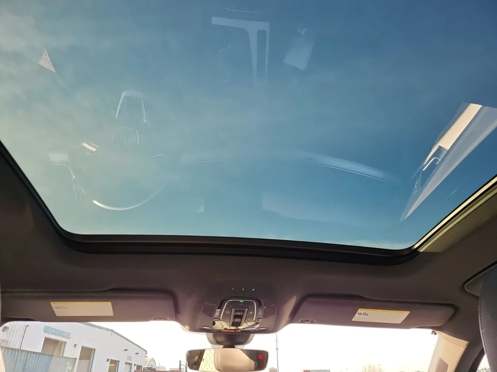 Audi Q5  TECHNIK | S-LINE | 360 | ДВА КЛЮЧА | CARFAX - изображение 10