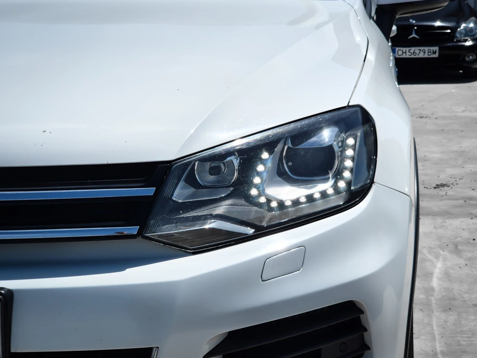 VW Touareg 3.0 TDI R Line Обслужен - лизинг без първоначална , снимка 13 - Автомобили и джипове - 54359598