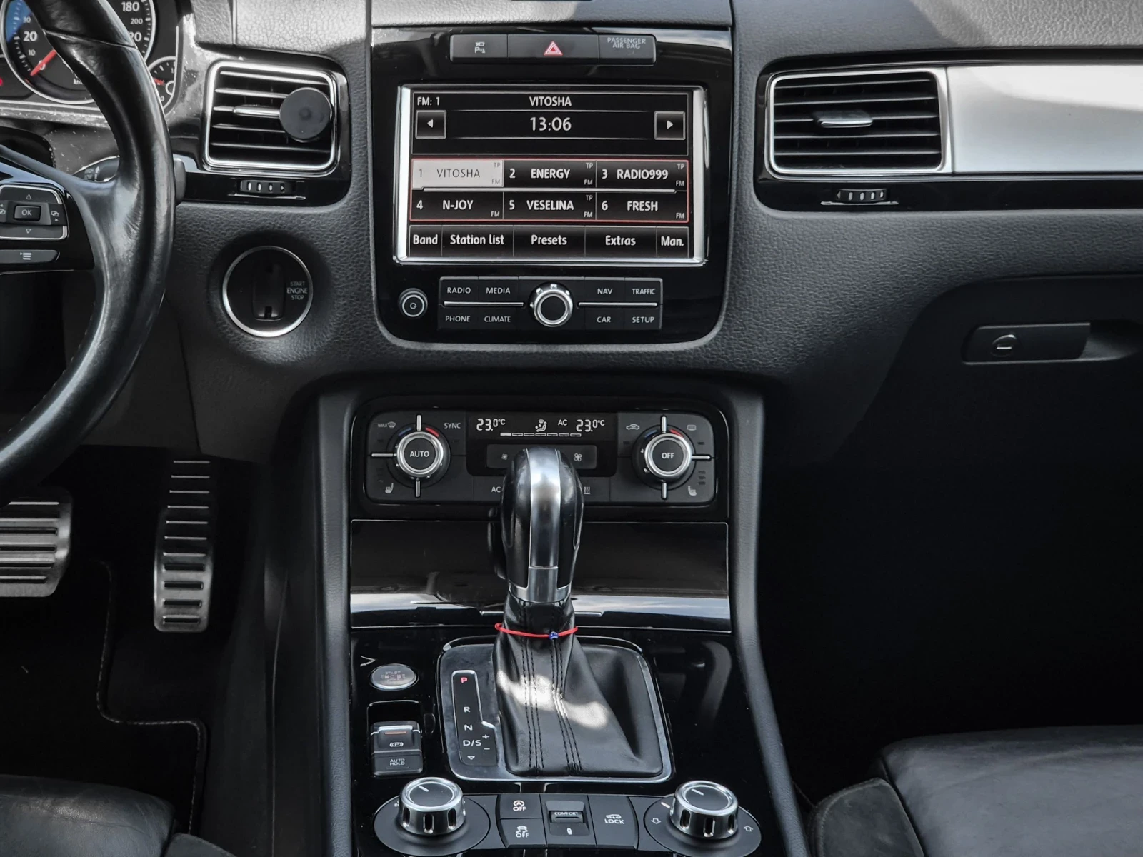 VW Touareg 3.0 TDI R Line Обслужен - лизинг без първоначална , снимка 10 - Автомобили и джипове - 54359598